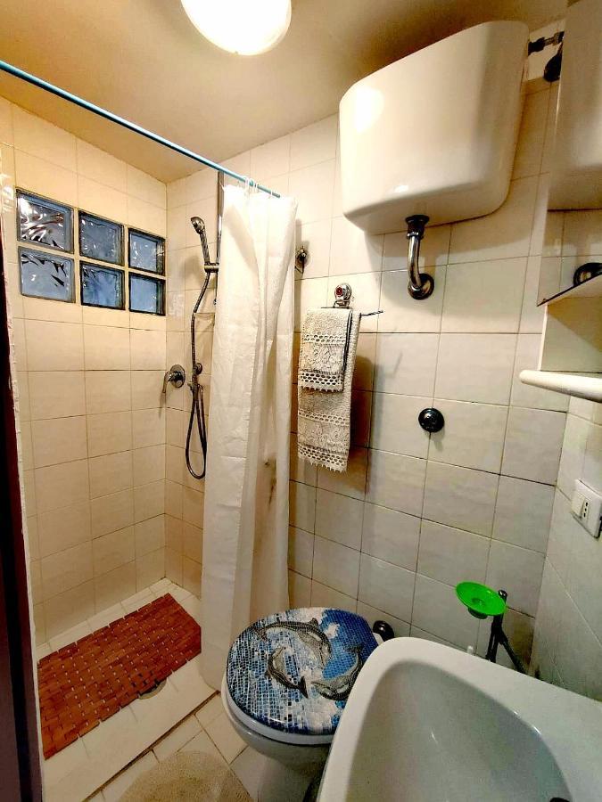 La Casa In Piazza Apartment Toffia Екстериор снимка