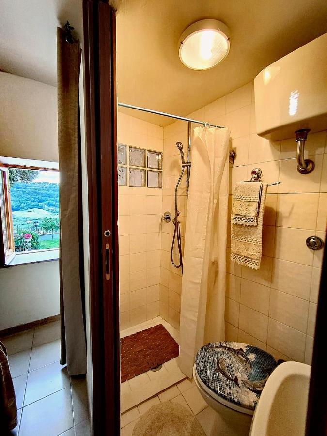 La Casa In Piazza Apartment Toffia Екстериор снимка