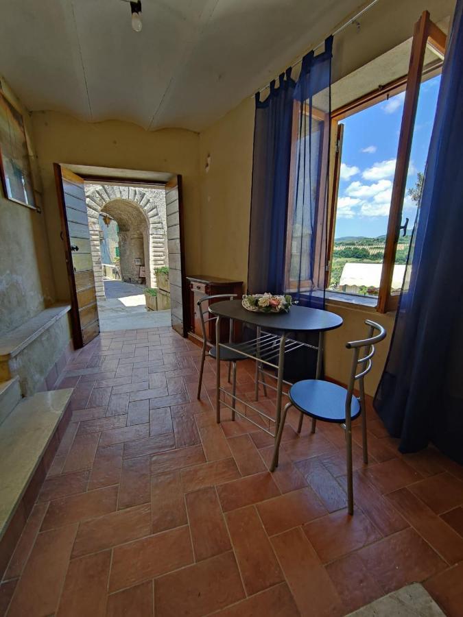 La Casa In Piazza Apartment Toffia Екстериор снимка