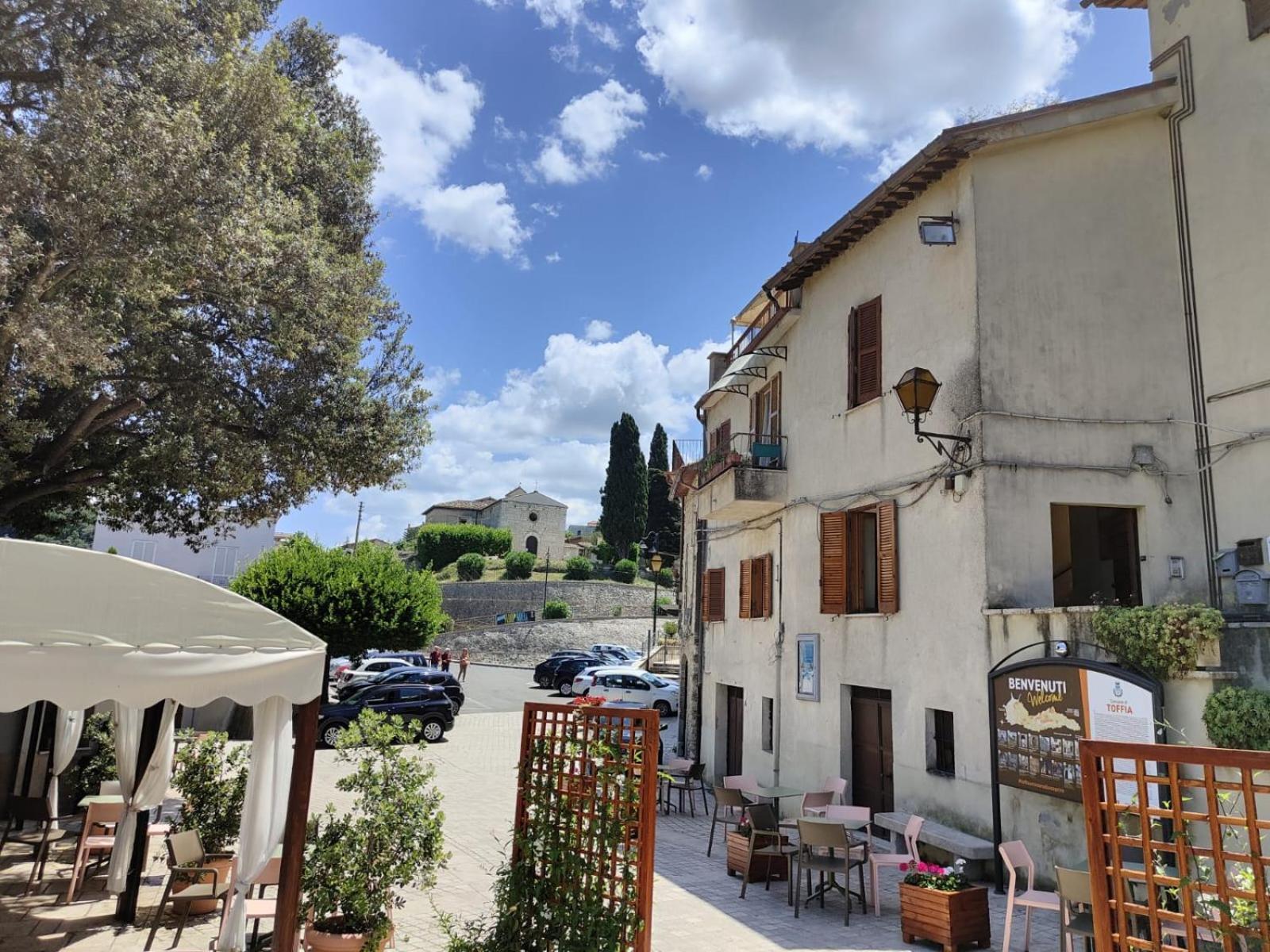 La Casa In Piazza Apartment Toffia Екстериор снимка