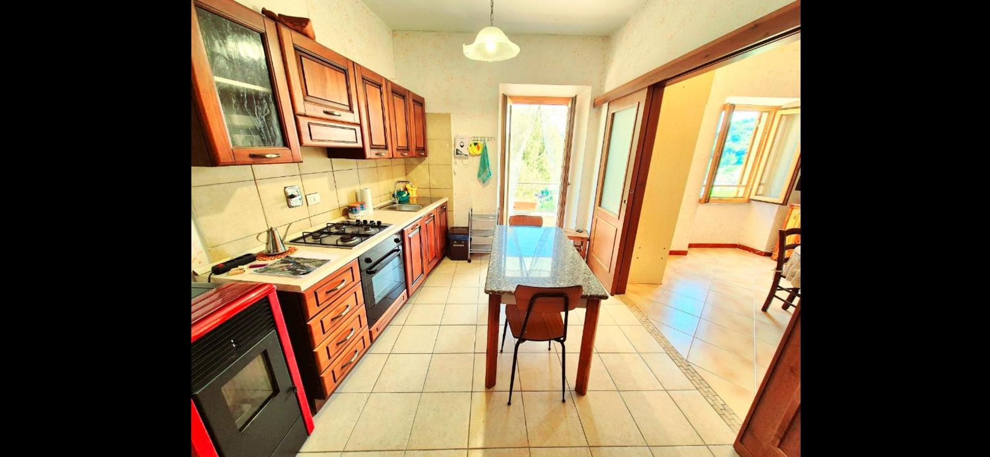 La Casa In Piazza Apartment Toffia Екстериор снимка