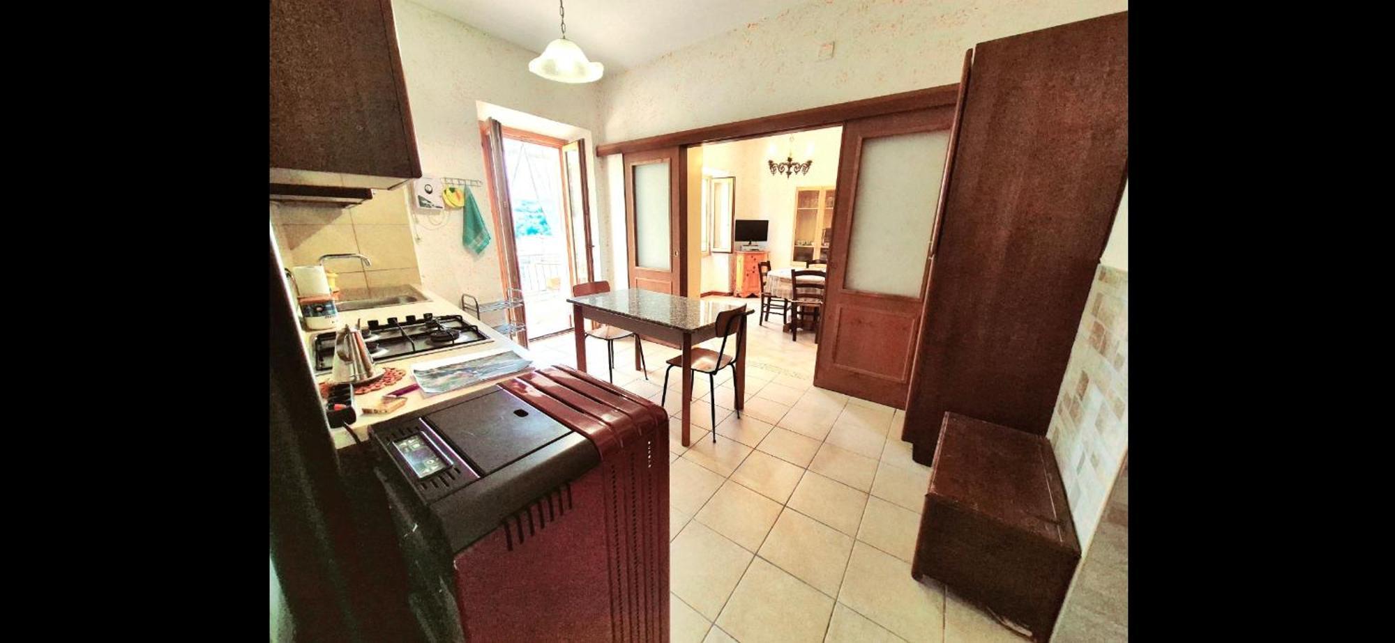 La Casa In Piazza Apartment Toffia Екстериор снимка