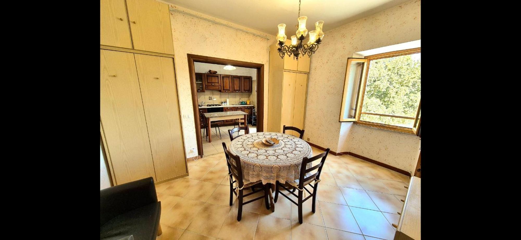 La Casa In Piazza Apartment Toffia Екстериор снимка