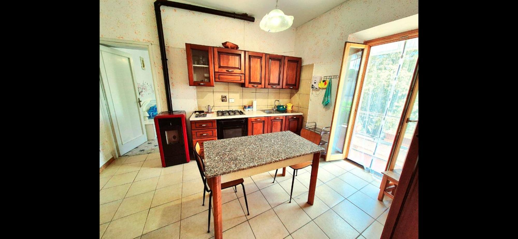 La Casa In Piazza Apartment Toffia Екстериор снимка